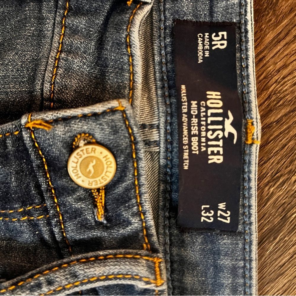 Hollister Women's Denim Jeans with Logo - Picture 8 of 8